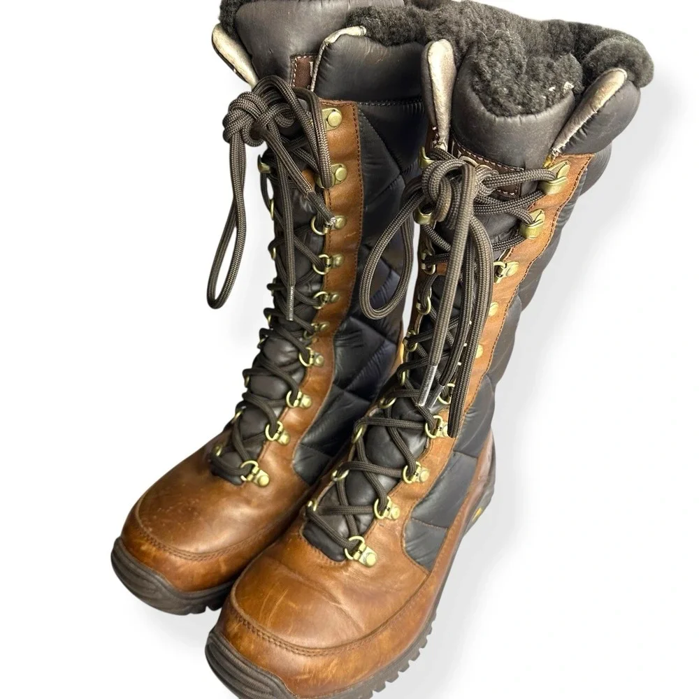 UGG Australia Women's Kintla Boots‎ Leather Quilted Two Tone Brownstone US 7